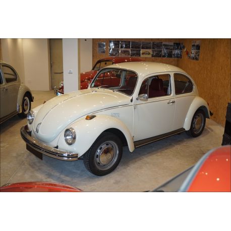 VW Coccinelle 1302 blanc pastel